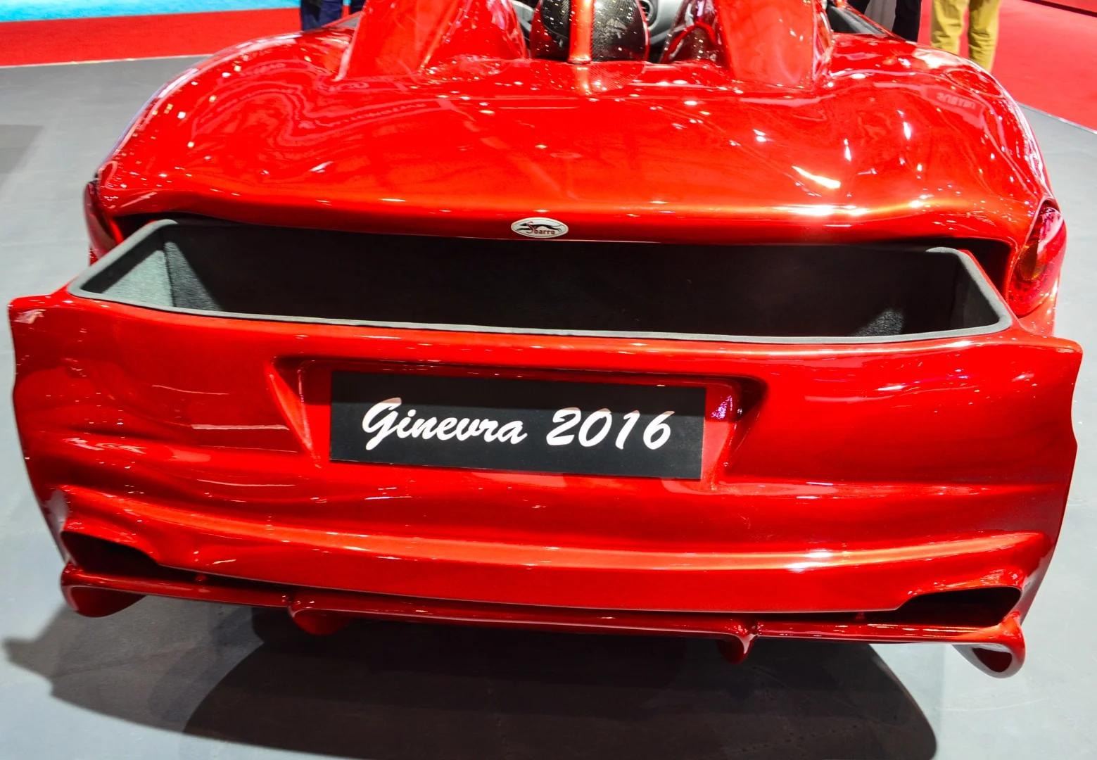 Sbarro's Ginevra 2016 concept has a storage drawer in back