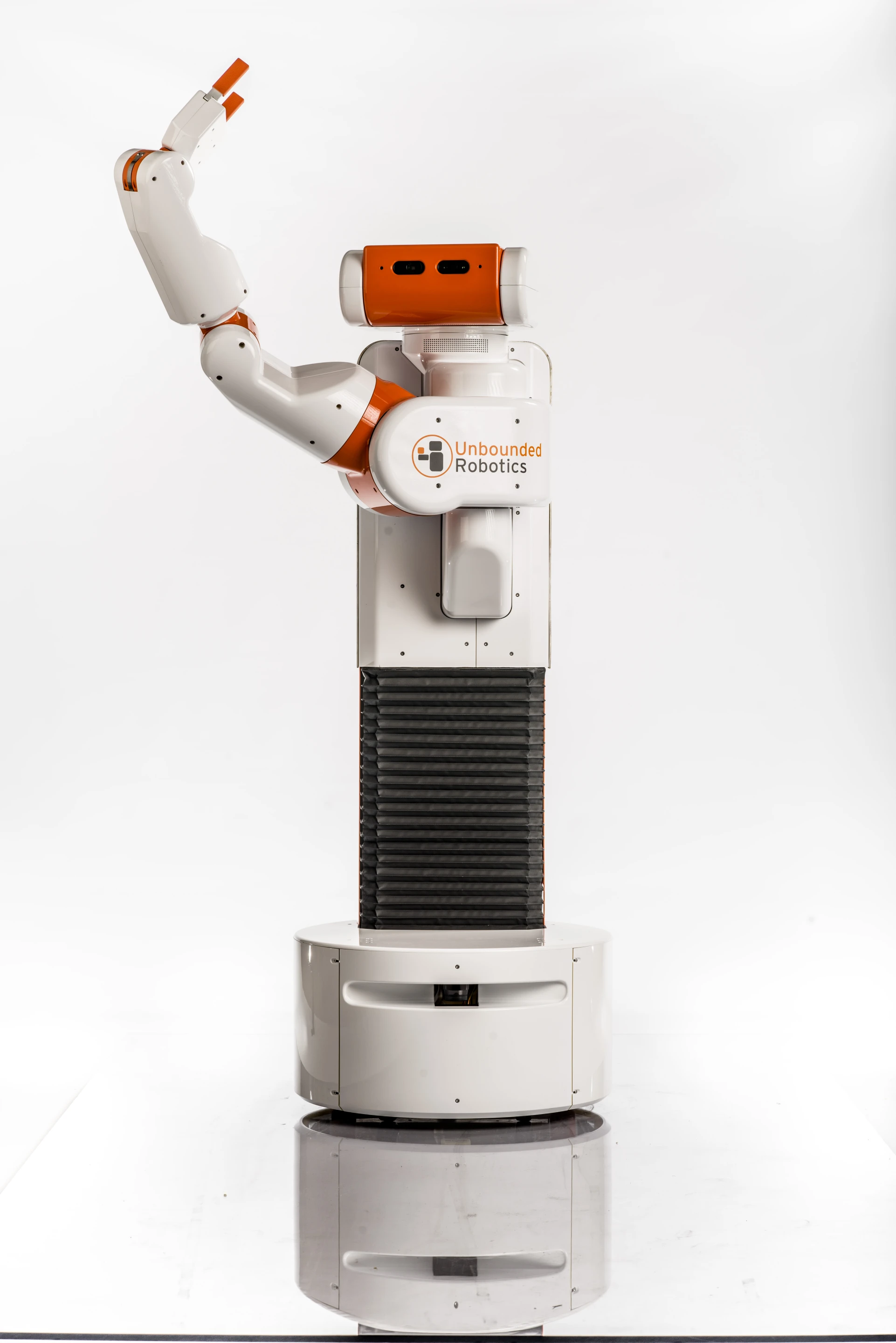 A telescopic trunk allows the UBR-1 to reach even higher when necessary (Photo: Eric Gulbransen)