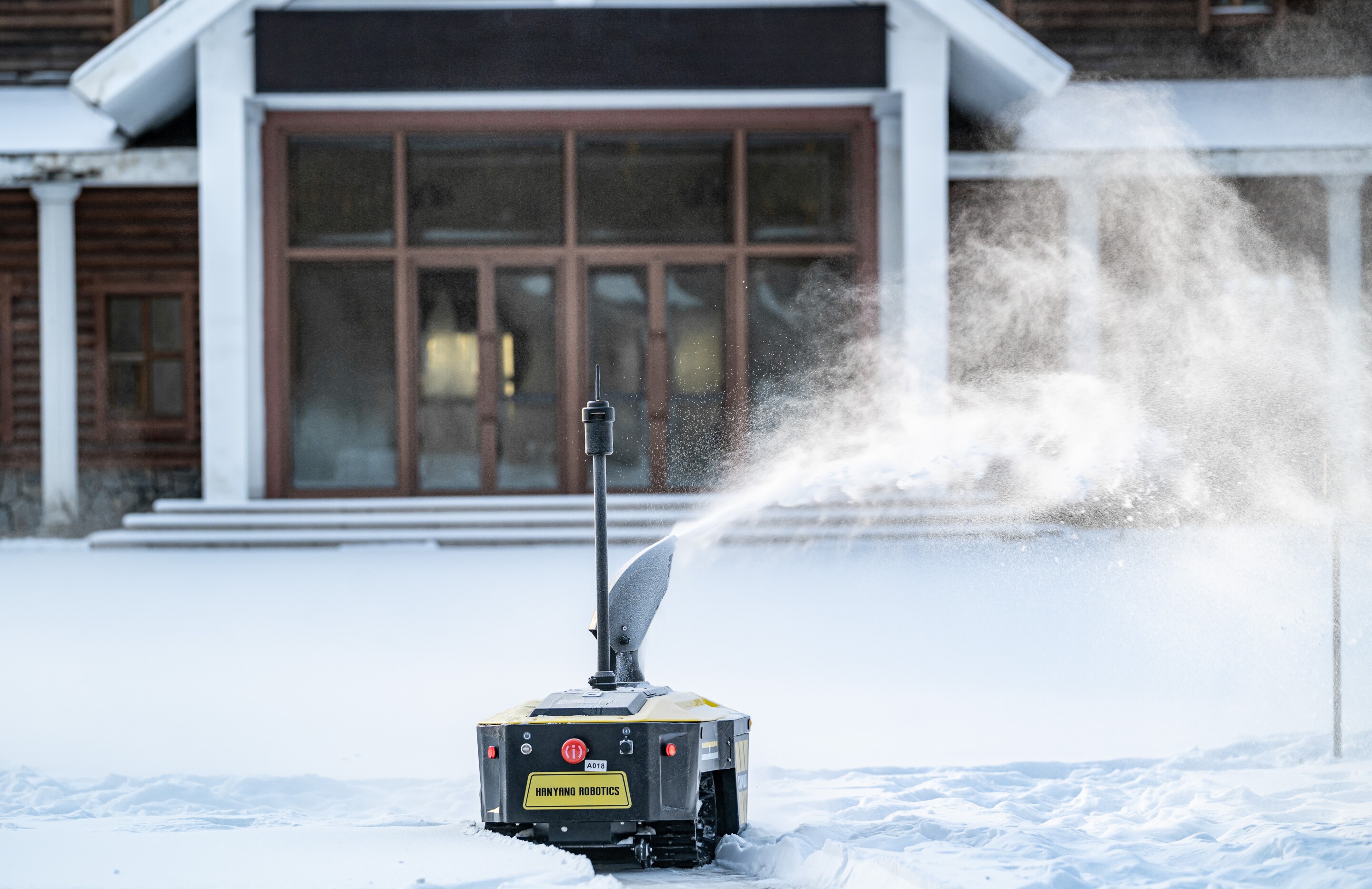 Snowbot S1 could be your own snowblowing robot
