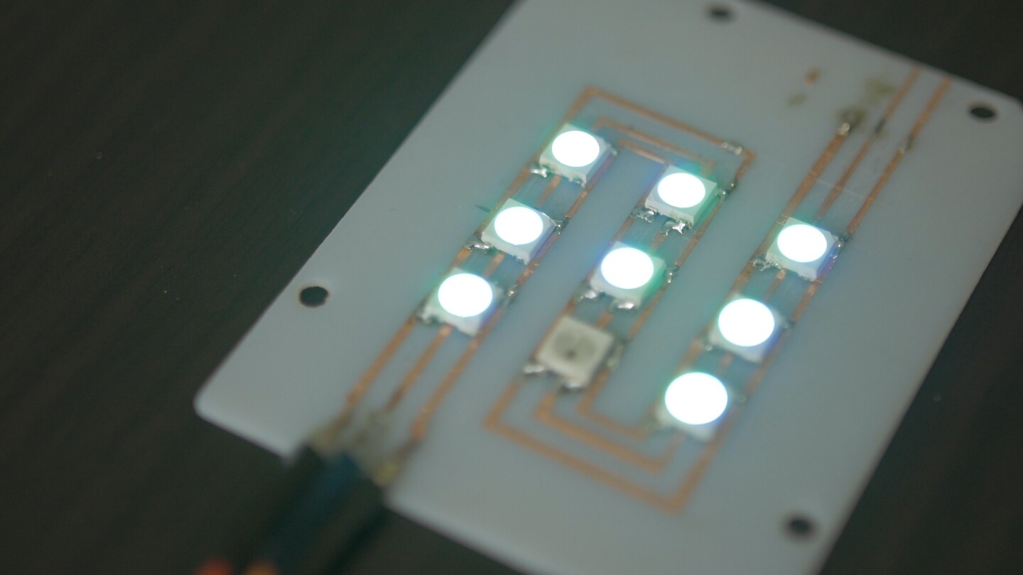 The conductive resin allows the NexD1 to print circuit boards that are as conductive as regular PCBs, and can even make 3D circuits