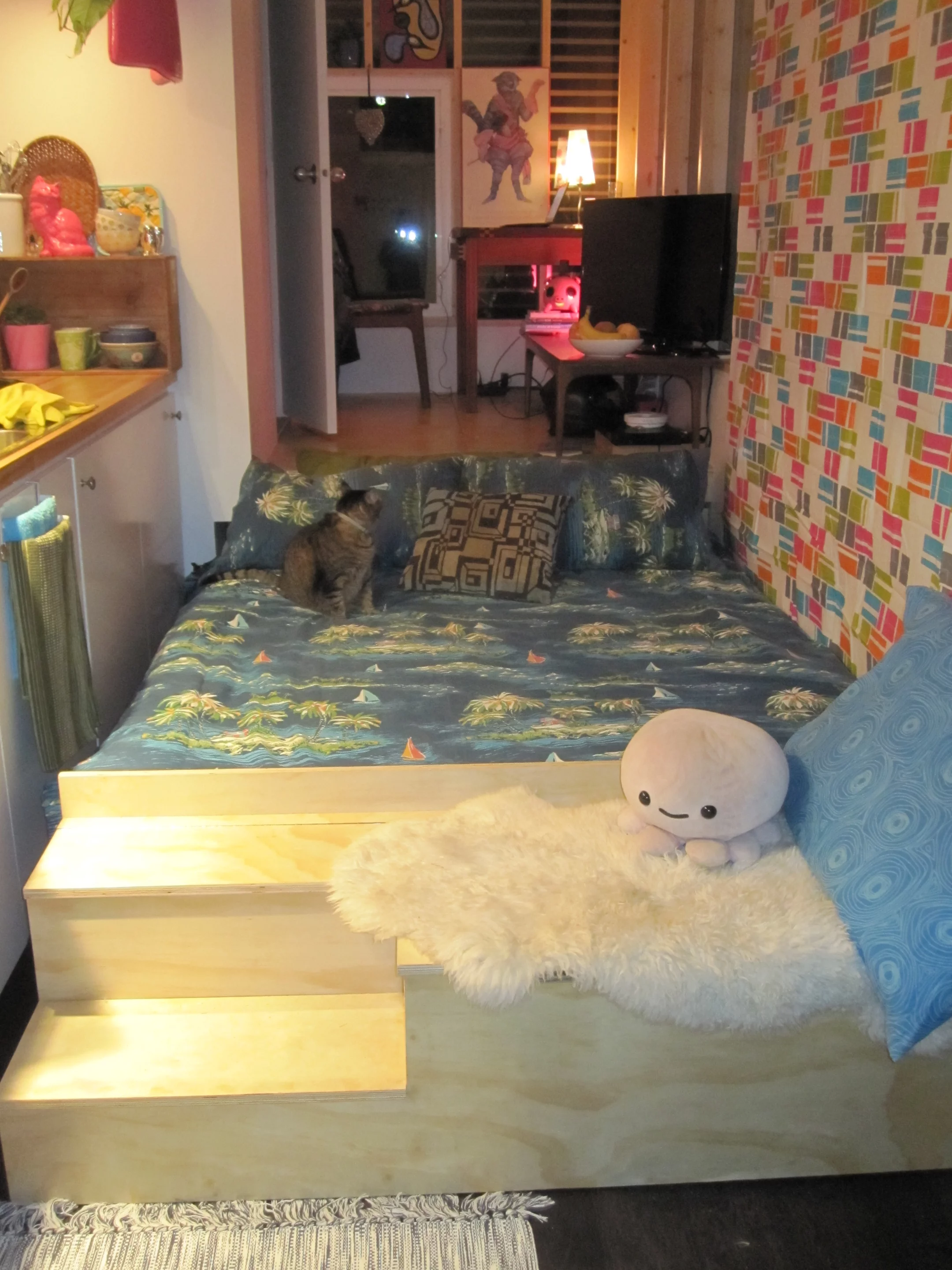 Shot of the bed made up (Photo: Isabella Mori)