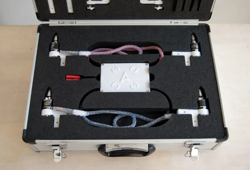 All the kit in a handy flight case (Video still: Jasper van Loenen/Mathijs van Oosterhoudt)