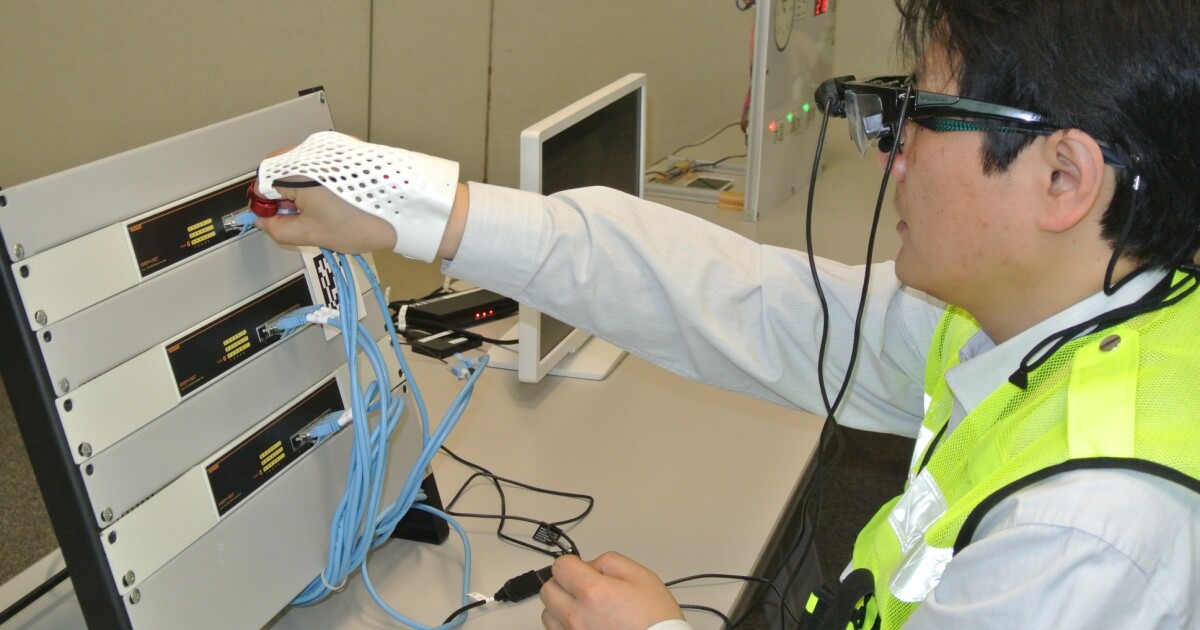 Fujitsu develops NFCenabled gesturecontrol glove