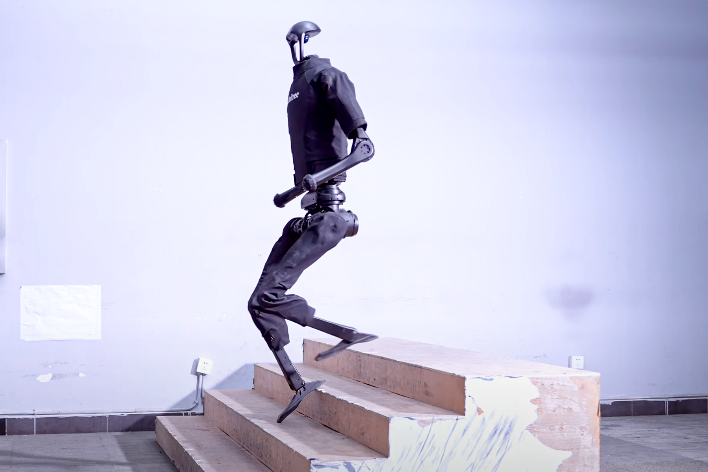 Interesting foot placement there! The H1 is showing some remarkable speed and agility