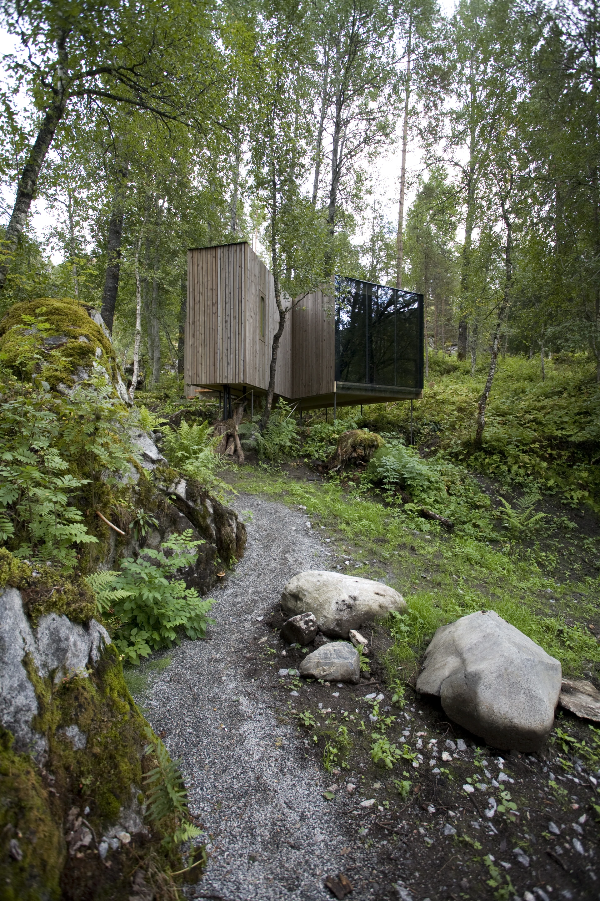 Designed by Norwegian architects Jensen & Skodvin, Juvet is a nature retreat that blends seamlessly with its wild environment