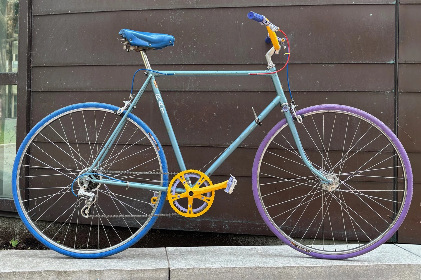 Tory Jarvis gave this mid-70s Raleigh Super Sport a 1 x 6 drivetrain and a riser bar, among other modifications