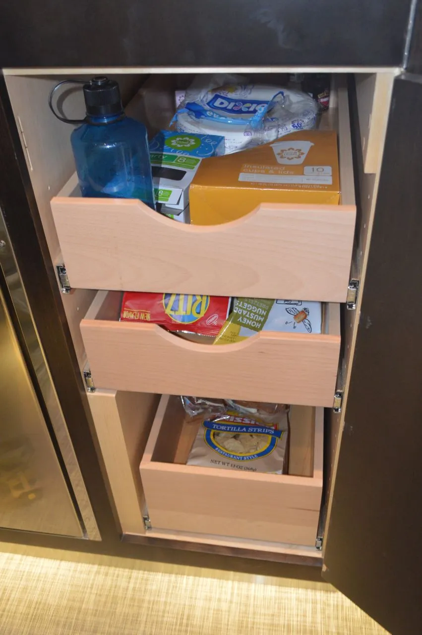 Slide-out pantry space