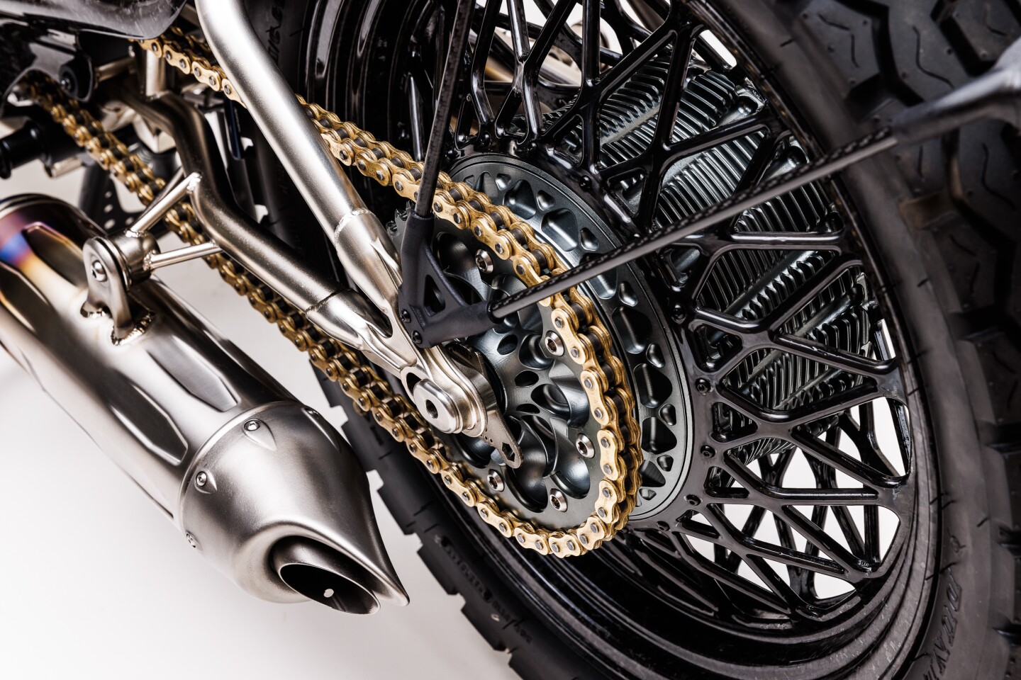 Gods, look at the handcrafted carbon rims and titanium exhaust