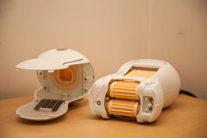 The Realtouch USB pleasure toy, disassembled