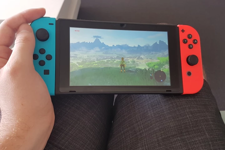 New Atlas delves deeper into what we like and don't like about the Nintendo Switch on day one