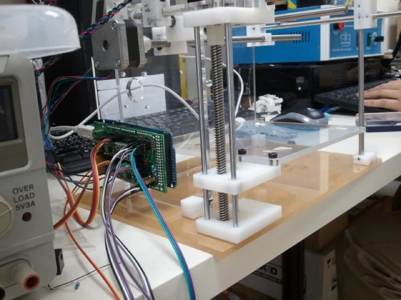 Testing the MakiBox z-axis driver
