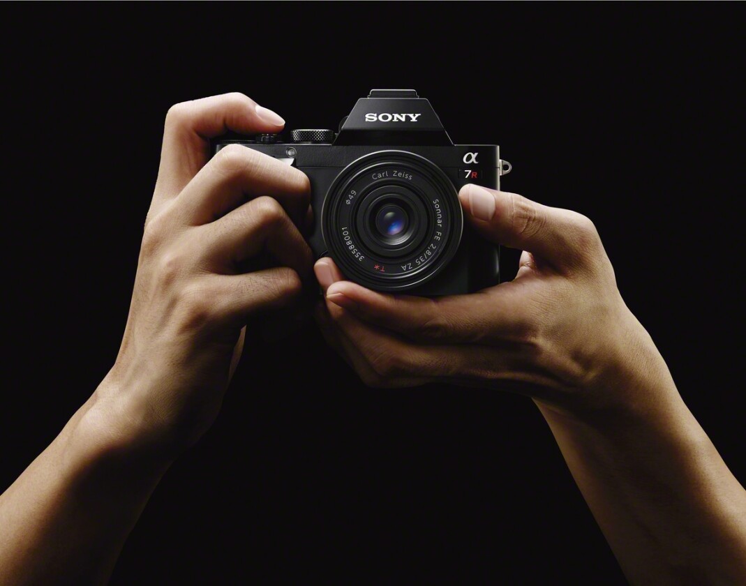 The camera has a customizable 25-point contrast autofocus system that's reported 35 percent quicker than other contrast-detection systems