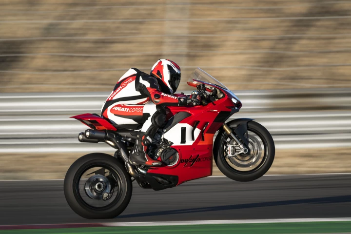 Extra, extra! 240 horsepower is enough to make wheelie!