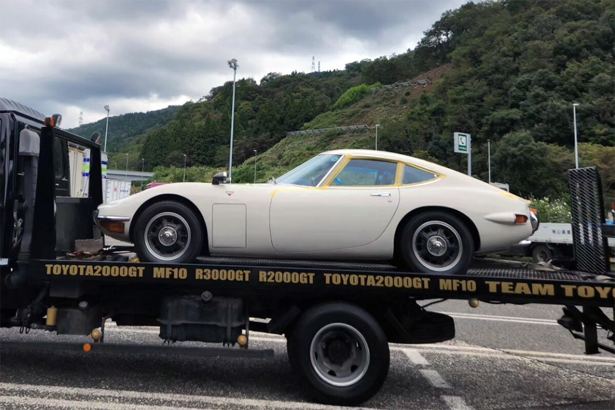 This profile shot of the 3000GT on a transporter perfectly captures the simple and classic lines of one of history's purest sports cars.
