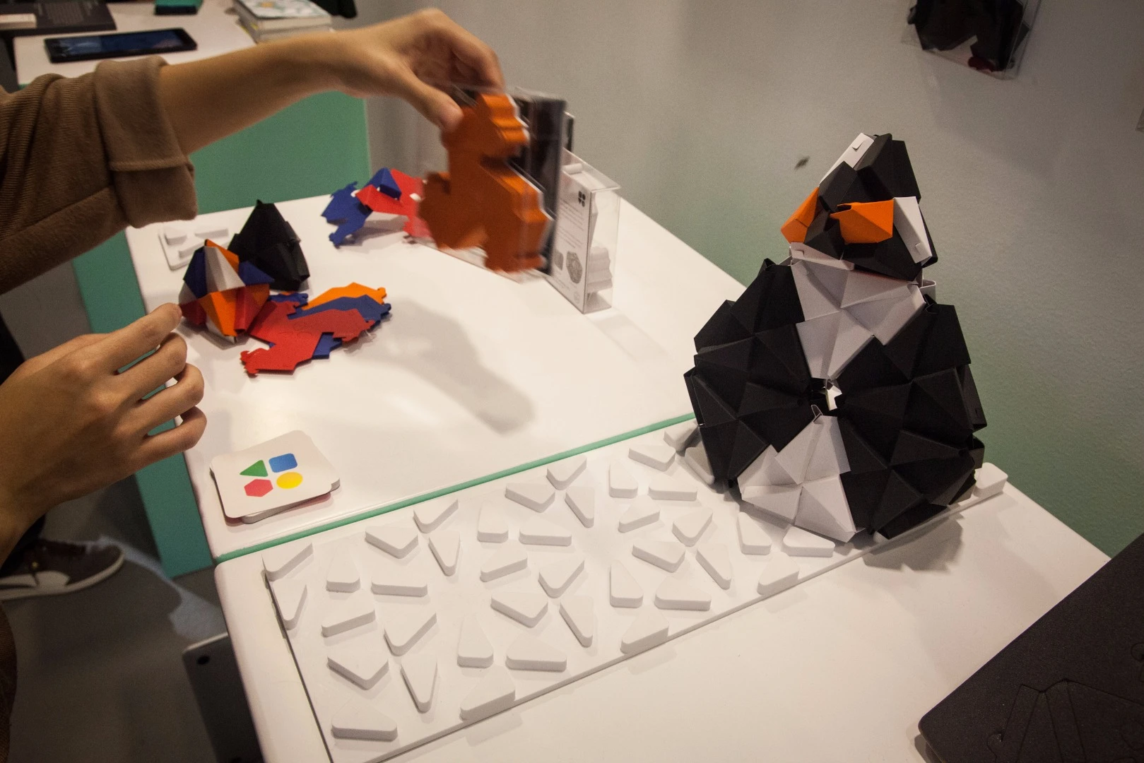 Global Grad Show: Origami building blocks, by Jonathan Bobrow, from the MIT Media Lab