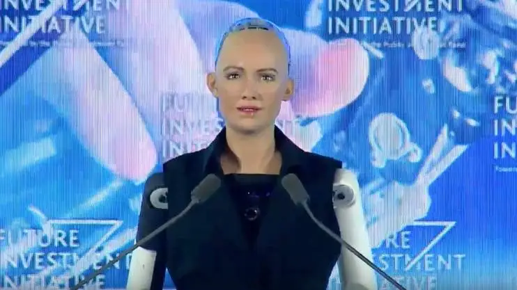Sophia, the world's first "robot citizen" suggests we don't take Elon Musk too seriously