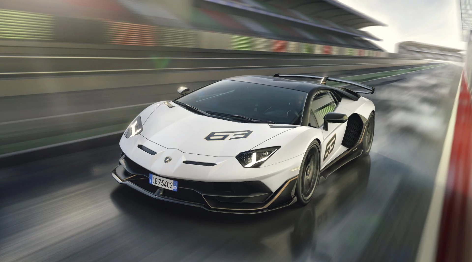 Below the Aventador SVJ are more aero improvements, accounting for the other 30 percent of the car’s improved aerodynamics