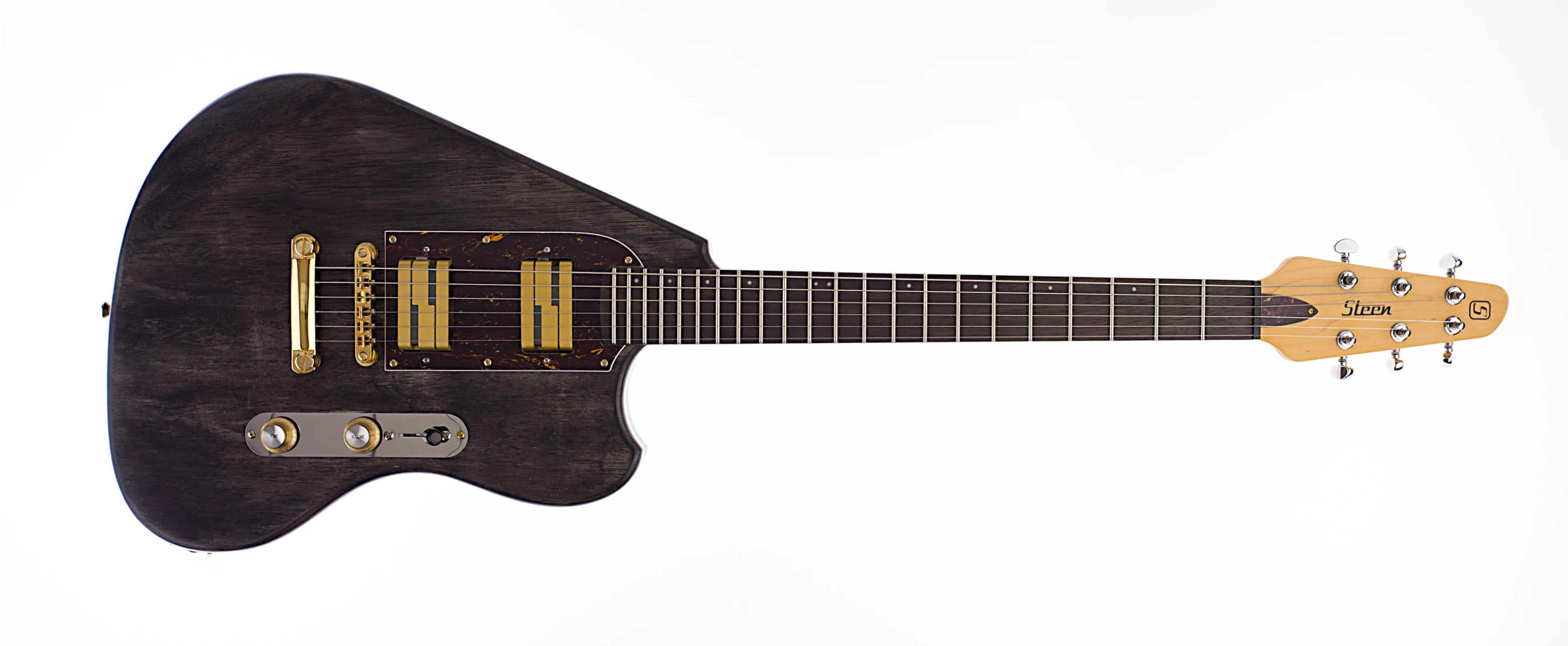 The Steen Silver & Gold model has Lace Alumitone Gold pickups and chrome hardware