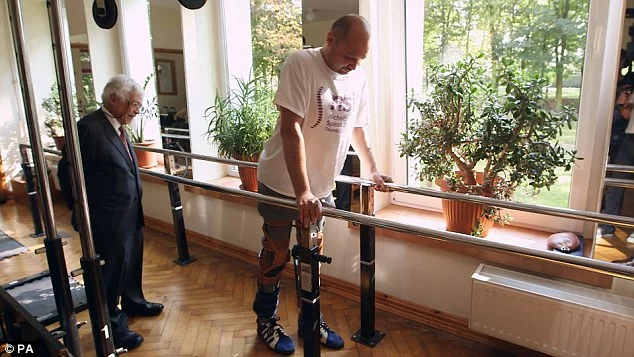 A new treatment has allowed Darek Fidyka to take his first steps after being paralyzed from the chest down as a result of a knife attack (Photo: BBC Panorama)