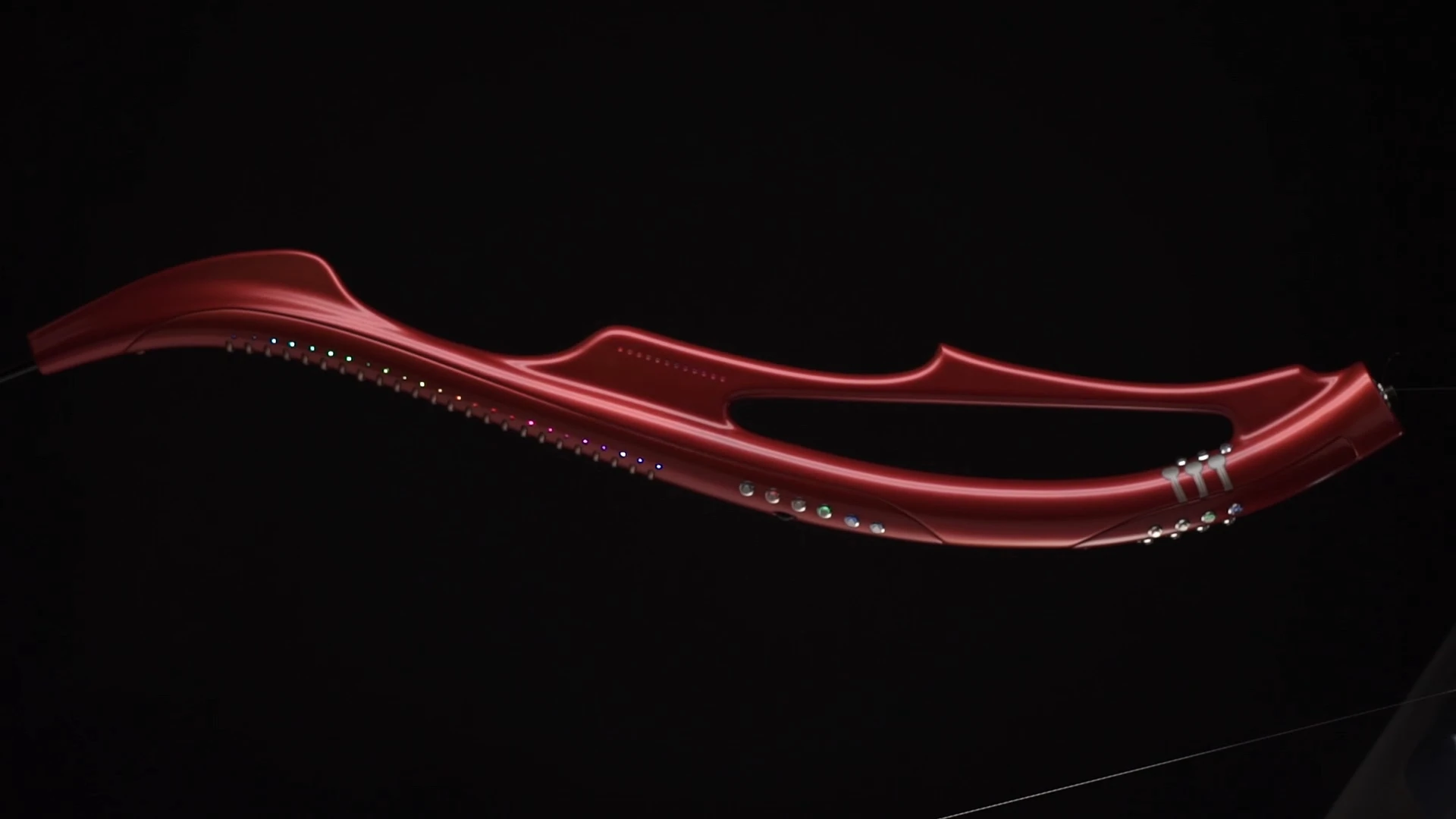 The 120 cm (47 in) long, 5 kg (11 lb) instrument is made of hardwood and combines high-end electronics, smart algorithms and an eye-catching, ergonomic design