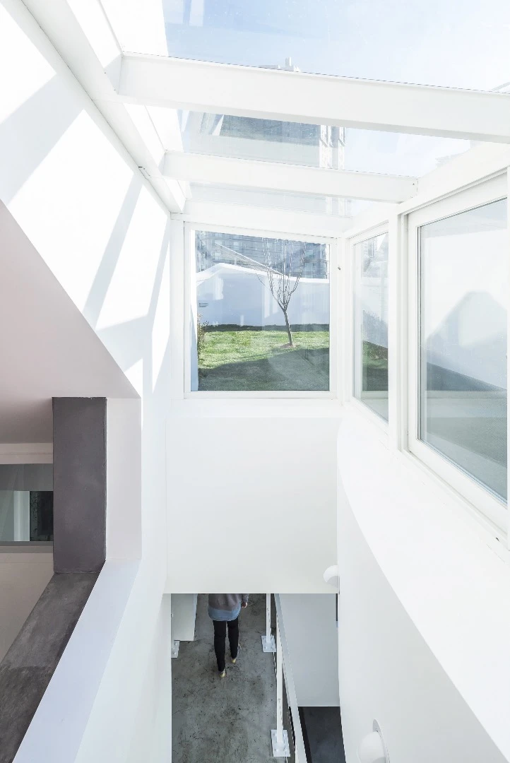 The Flying House is located near the city of Incheon's airport