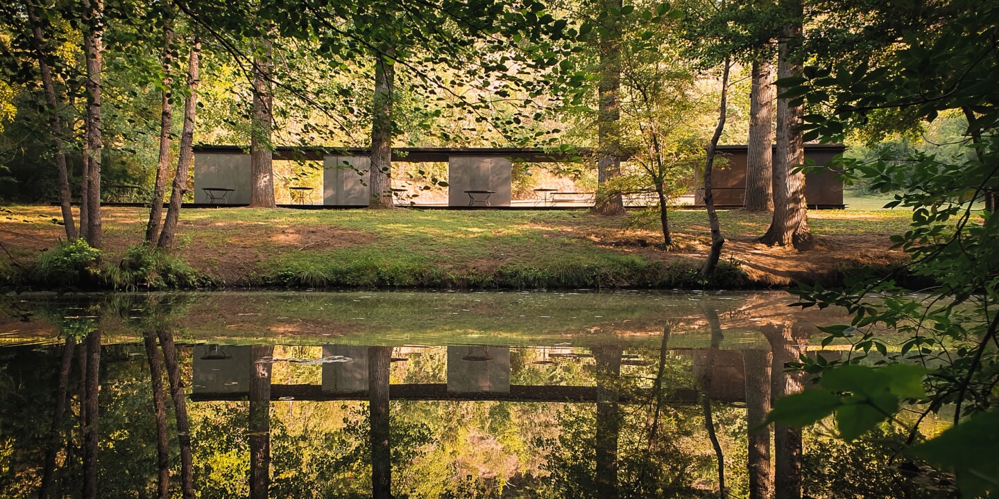Tzu Chin Yu from Taiwan won the Mobile category, as voted by visitors to the WAF, with his photograph of the Bathing Pavilion Tossols-Basil, Olot, Spain, by RCR Arquitectes. It was taken on a Samsung SM-G973F