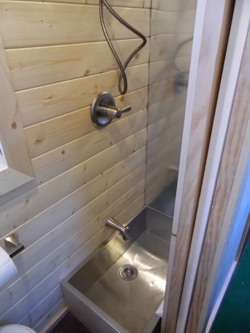 Another shot of the shower