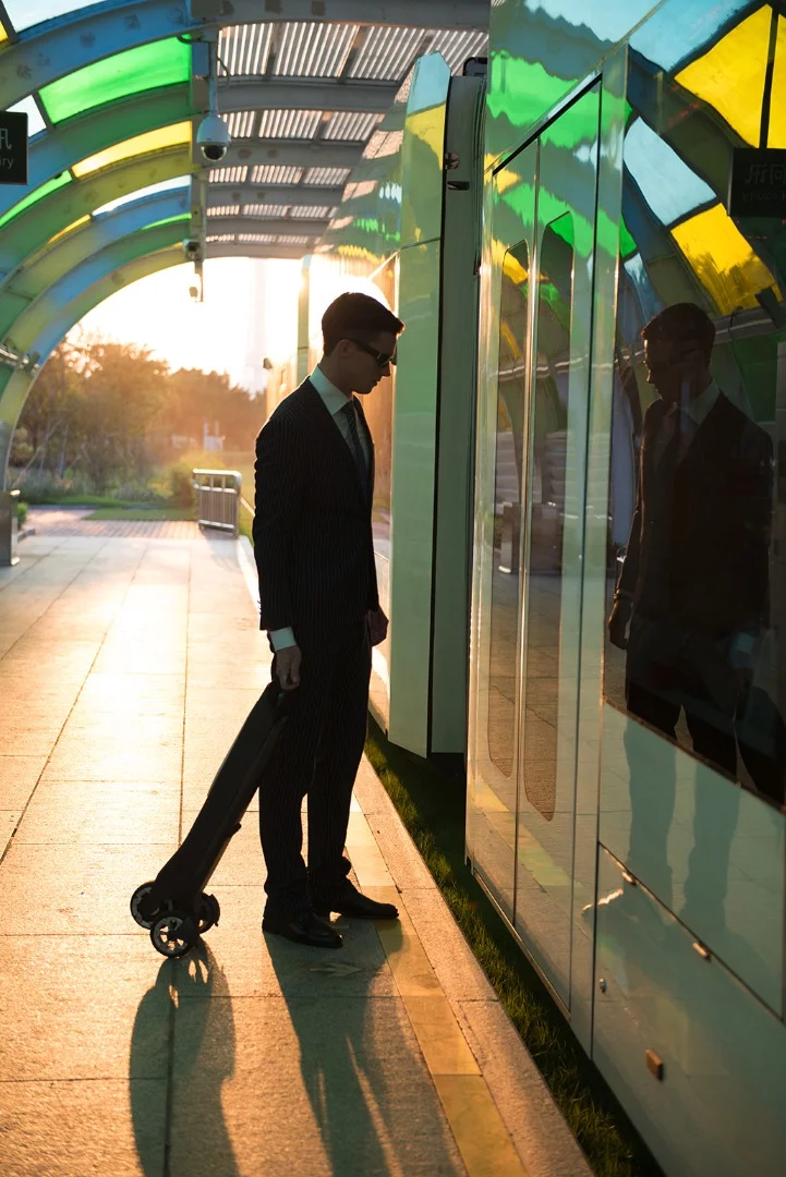 The Immotor Go rolls easily onto public transportation, helping commuters connect that first and last mile