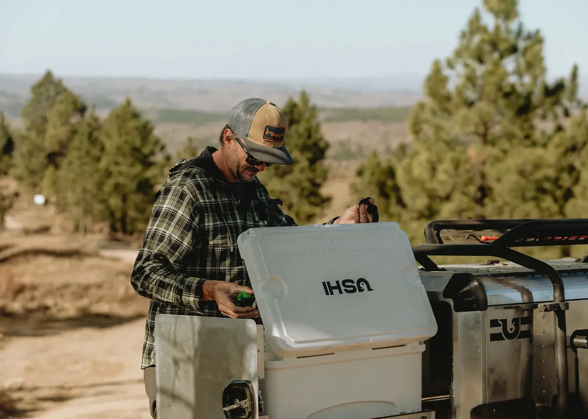 The right Ushi cabinet includes a slide-out for cooler or fridge