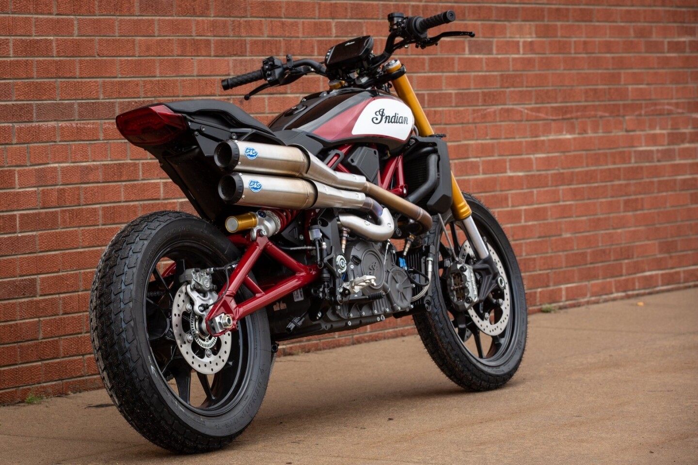 S&S made the exhausts for the concept Custom, now there's a prototype for the streetbike - and they look great.