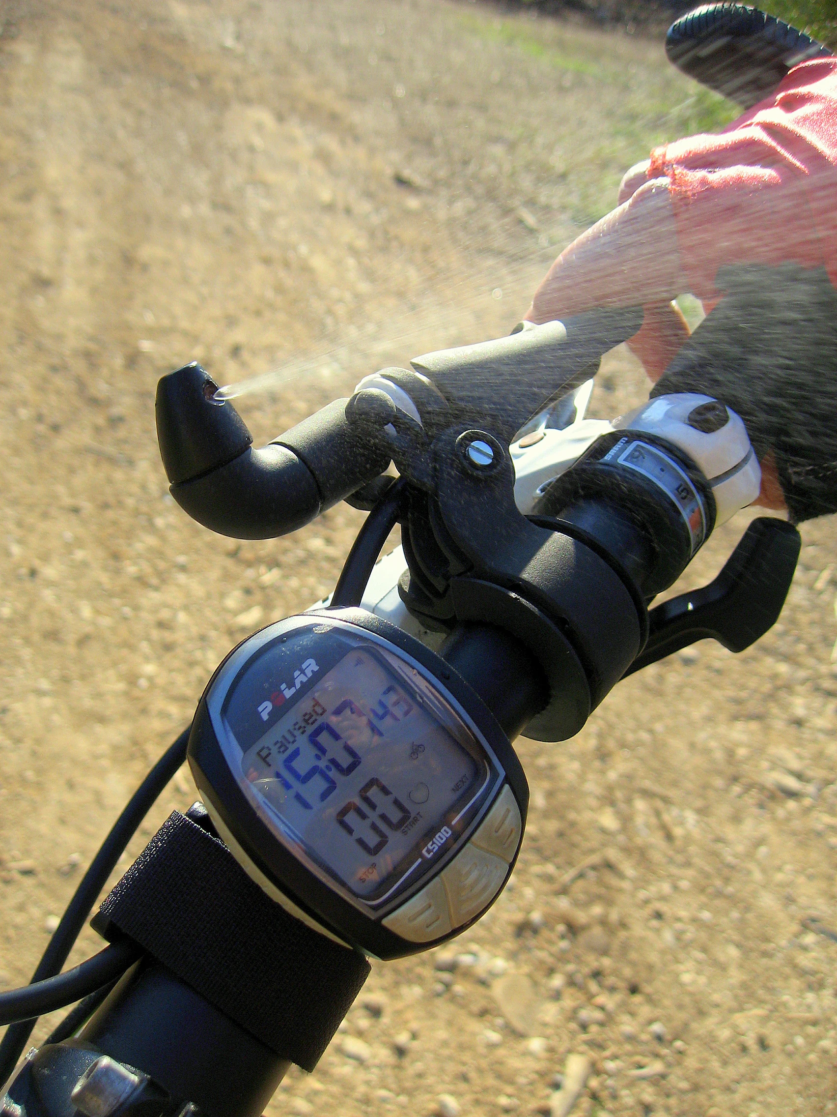 The Q-FOG provides a cooling mist from your handlebars