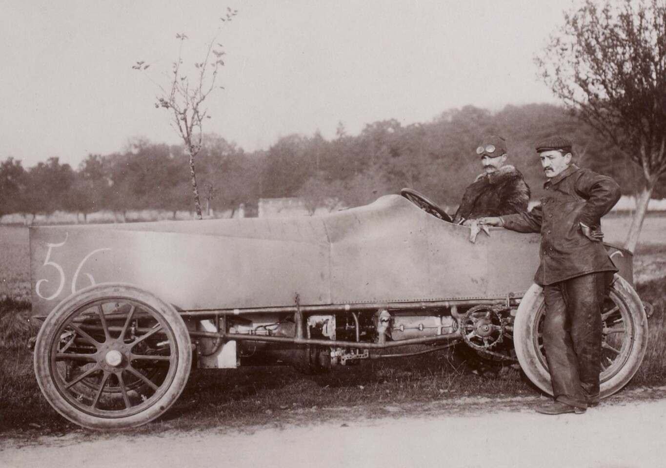 Duray did it again in the Gobron-Brillie on 5 November 1903, pushing the new car speed record to 84.73 mph (136.36 km/h)