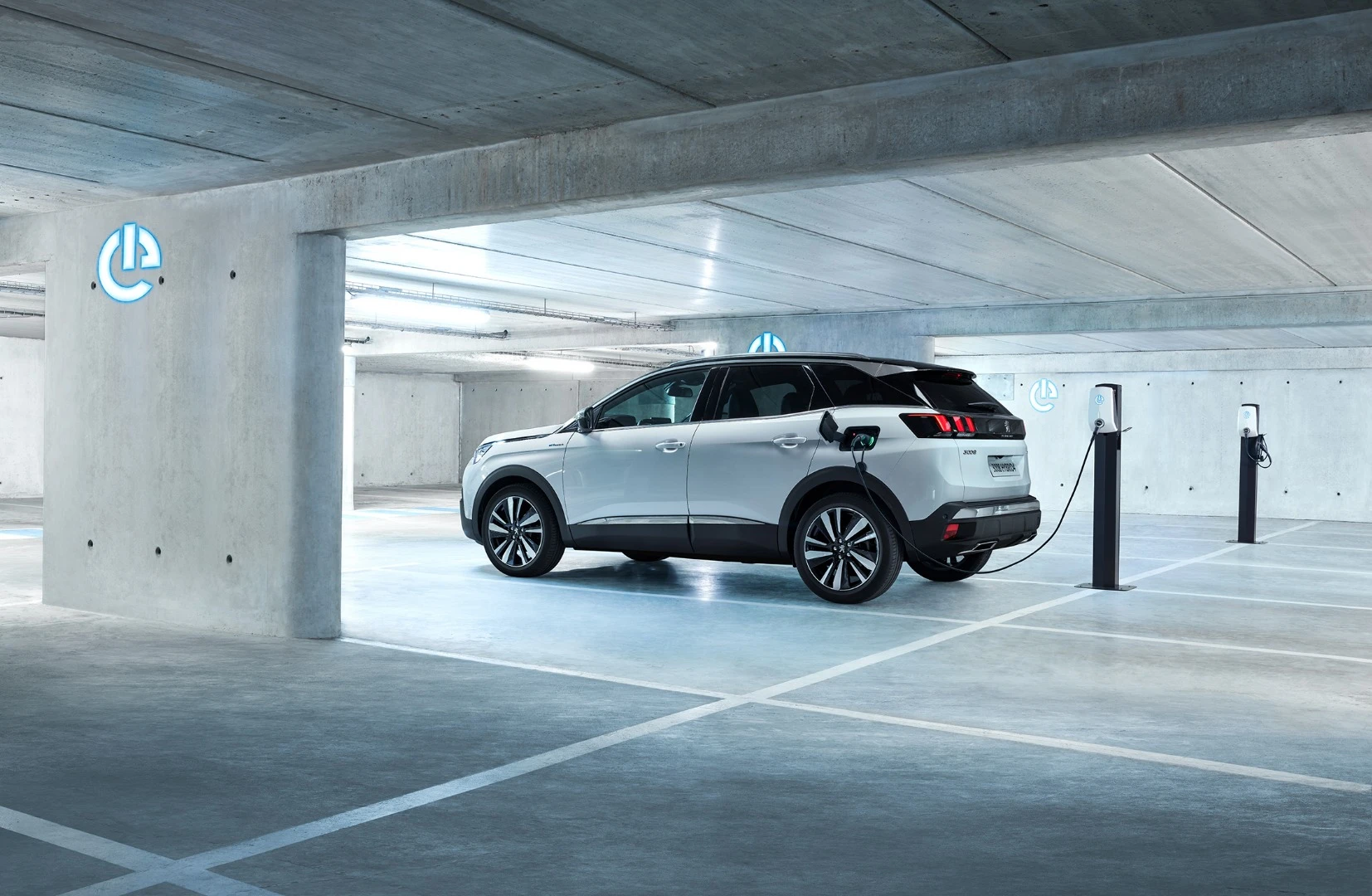 The Peugeot 3008 SUV will have the new Hybrid4 four-wheel drive plug-in hybrid option