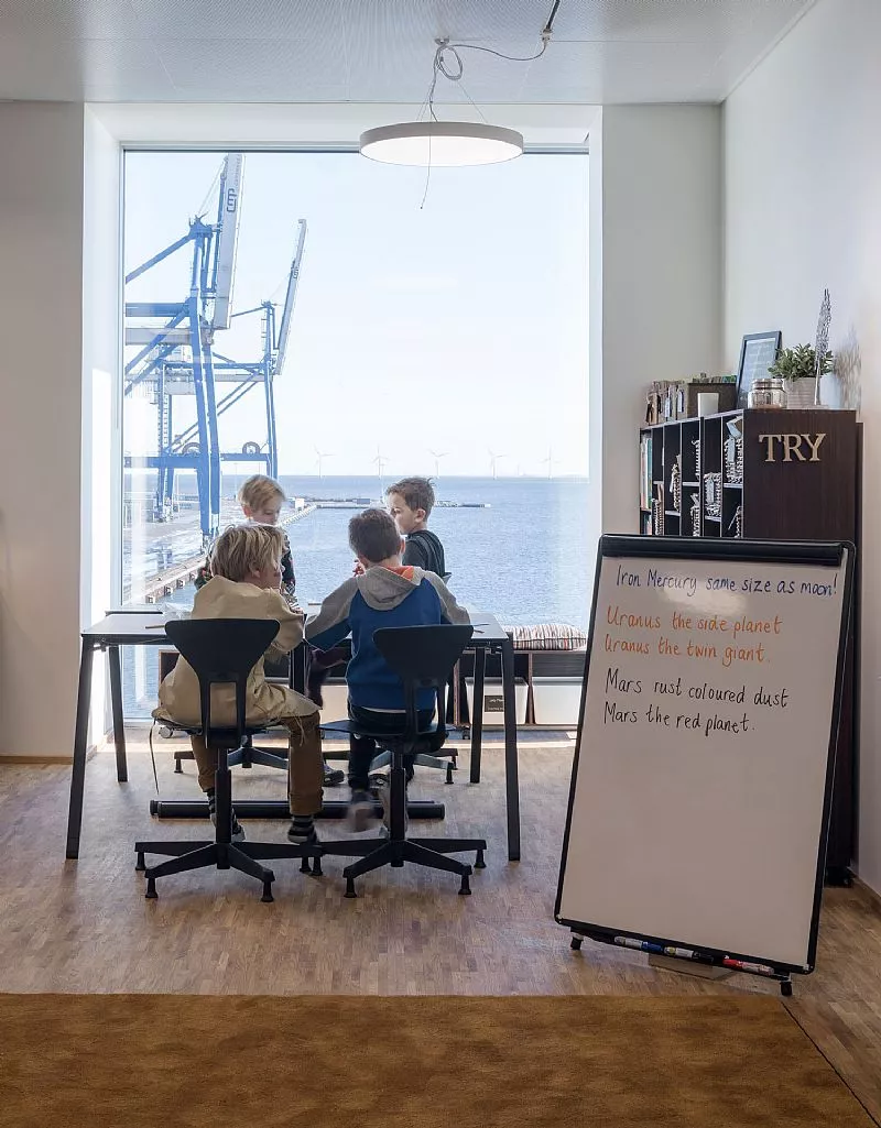 Copenhagen International School has a total floorspace of 26,000 sq m (279,861 sq ft)