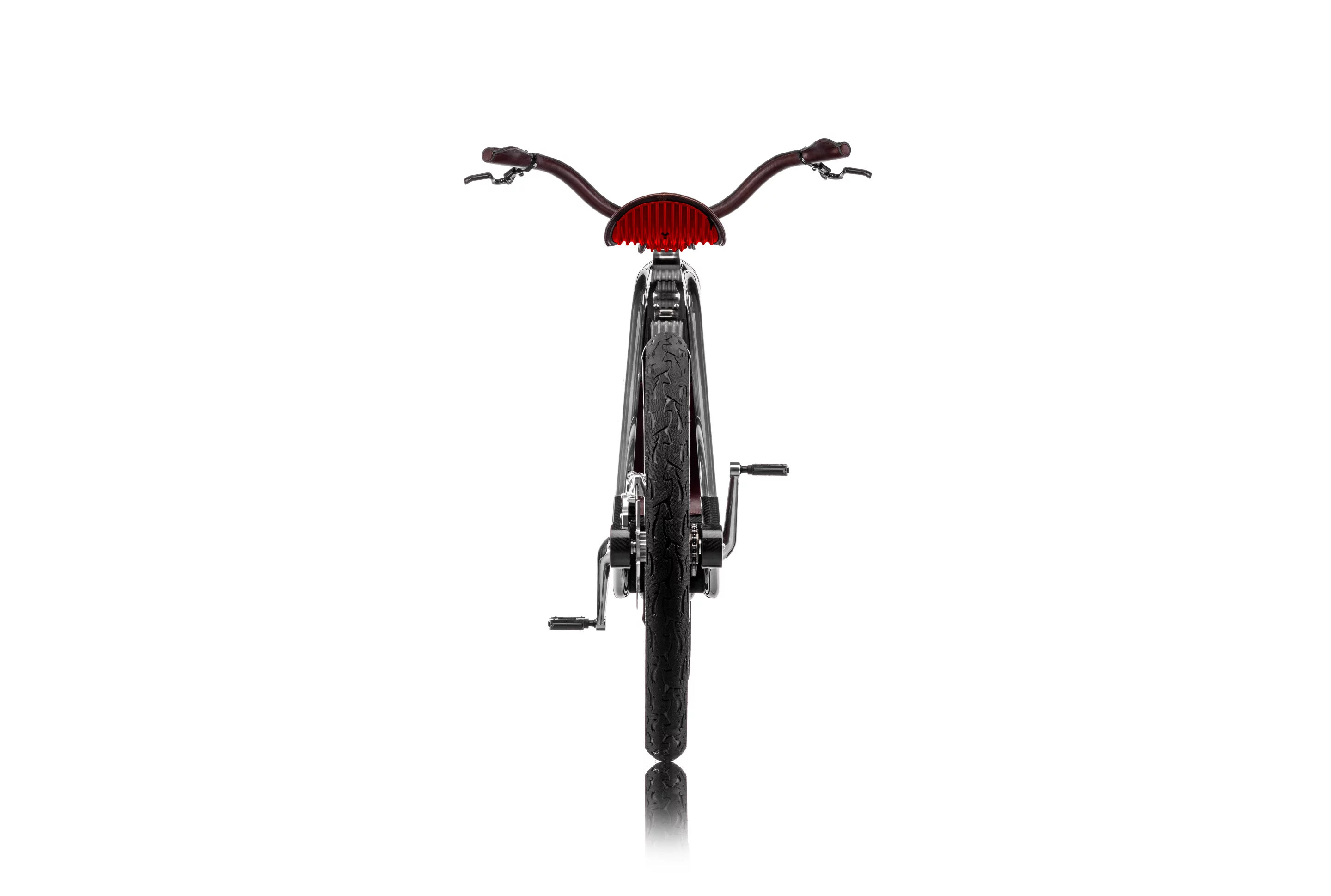 Cykno features 26-inch radial spoke wheels