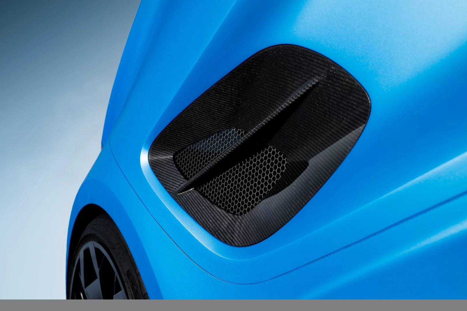 The e-Sport uses carbon fiber to keep weight down