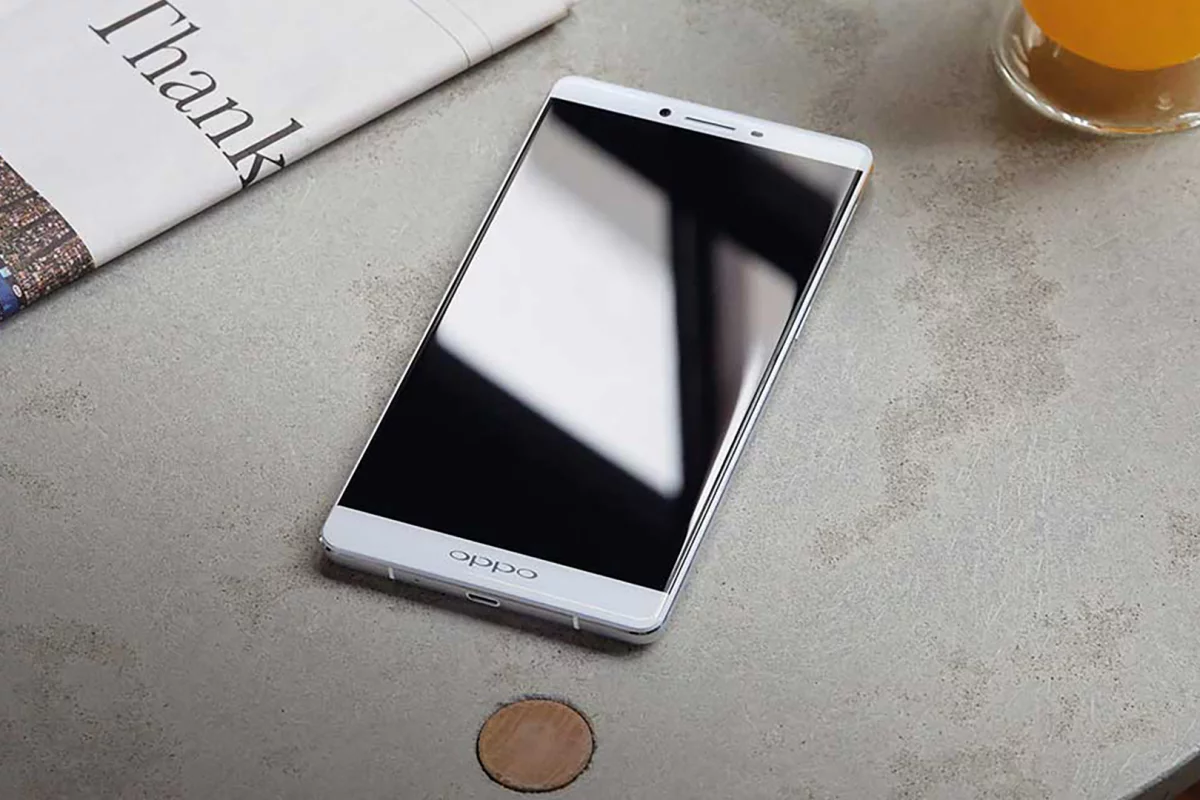 The Oppo R7 and R7 Plus (pictured) feature aluminum unibody designs