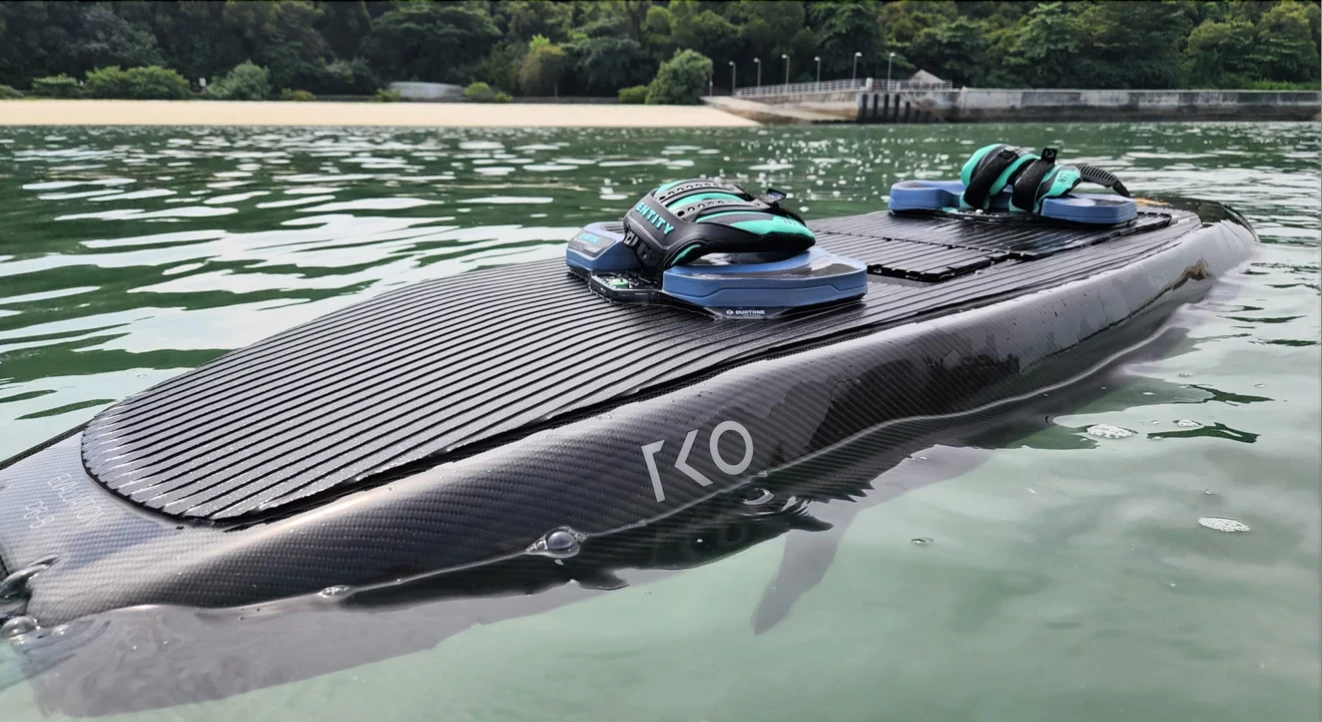 The TKO 001 shows off its not-so-traditional foot bindings