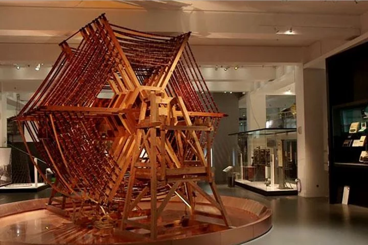 The center of the exhibit is a giant radio tuner from the 1920s