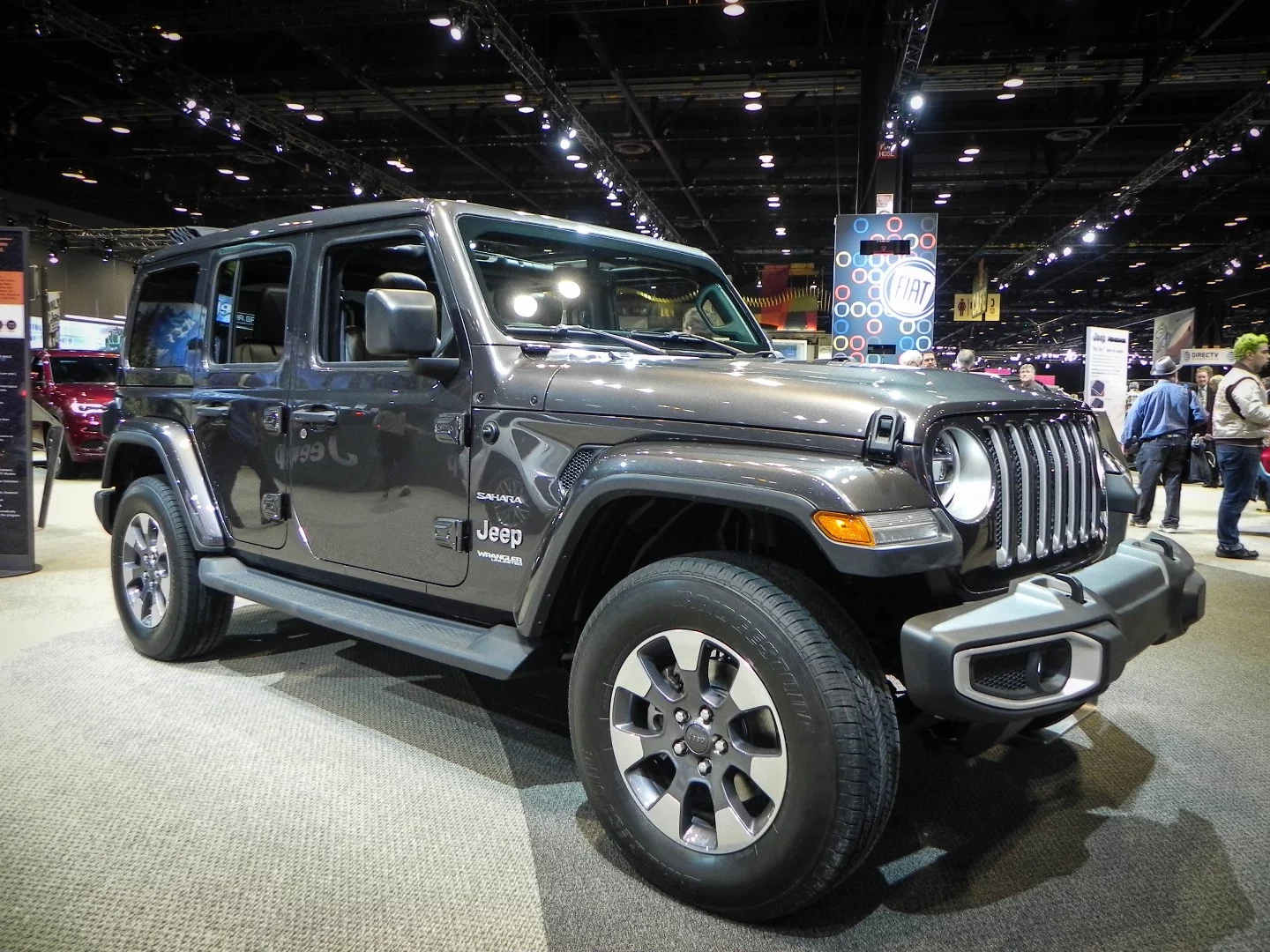 The roofline is smooth and the size not as imposing as we'd expected for the 2019 Jeep Wrangler Unlimited model