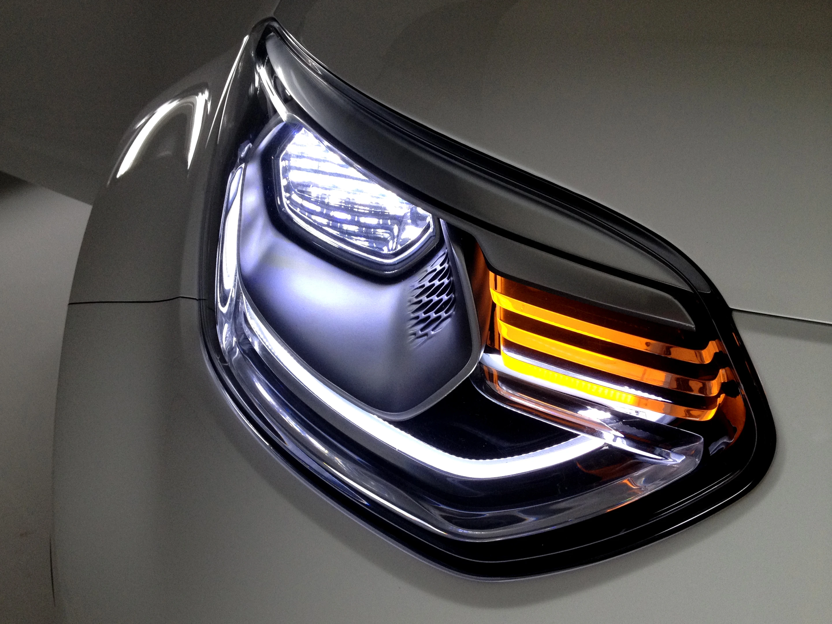 Kia redesigned the headlamps on its new concept