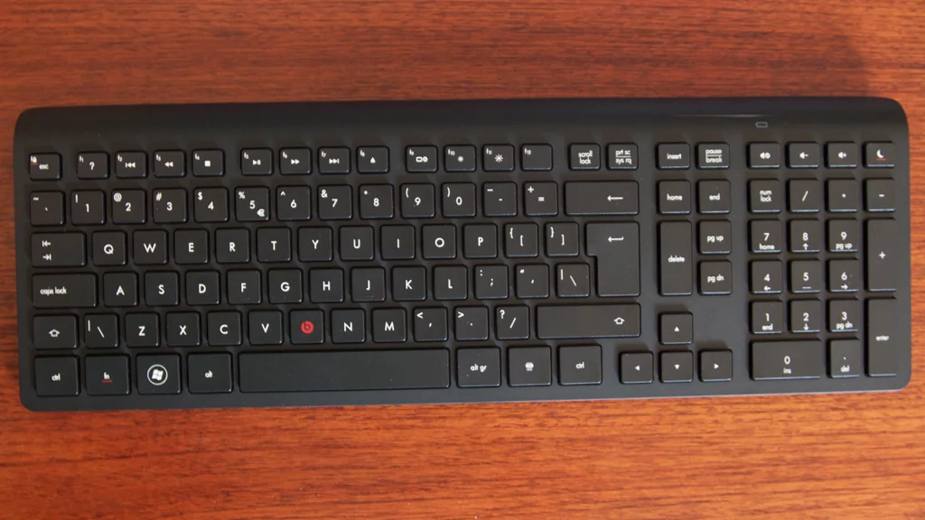 The RF wireless keyboard included as standard with the Omni 27