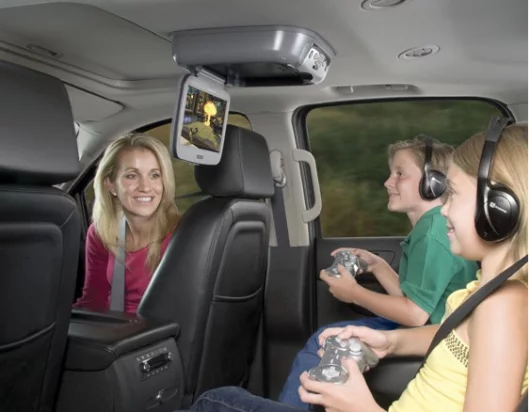 The Audiovox VOD10PS2 is great for bored backseat passengers and drivers who like peace and quiet (Photos: Engadget)