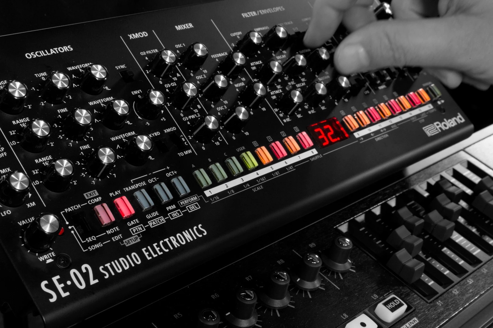 The SE-02 Analog Synthesizer comes with 384 sound presets cooked in, which can be modified and saved locally for quick recall