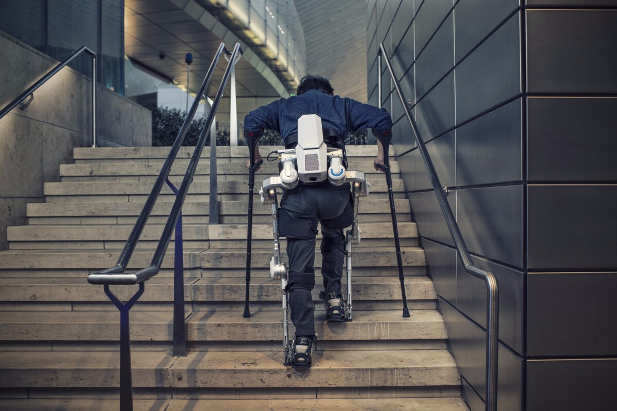 Hyundai exoskeletons, CES 2017