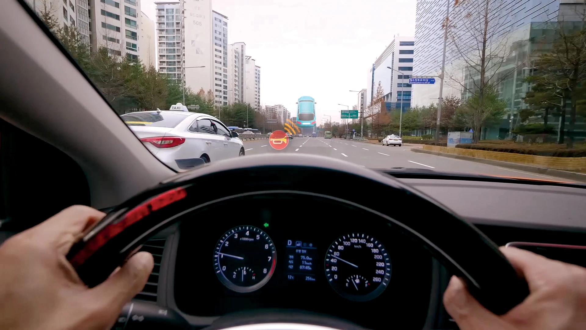 The indicators on the steering wheel and as tactile response can show a hearing-impaired driver what is going on outside of the vehicle