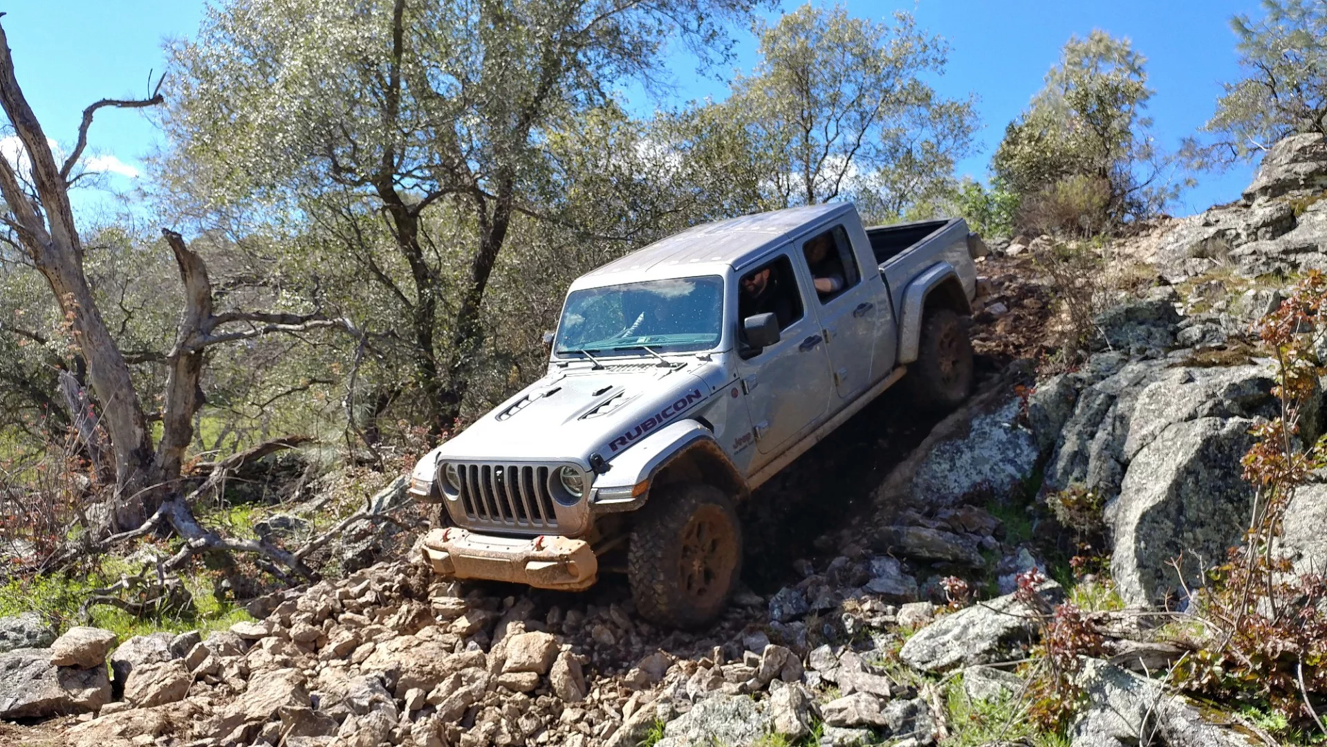 It looks like a Wrangler, sure, but the Jeep Gladiator combines the Wrangler's legendary capabilities with best-in-class pickup truck capacities for a completely new rig