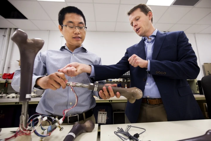 A new prosthetic developed by the Office of Naval Research is designed to be more comfortable to wear, and is fitted with sensors to monitor for infection and stress