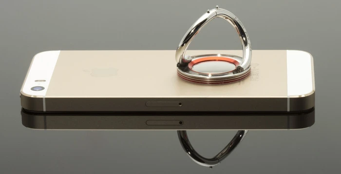The i-Ox attached to an iPhone