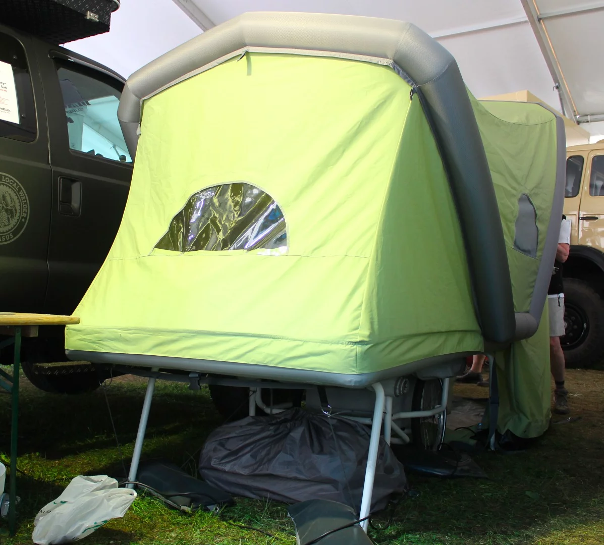 The B-Turtle includes a clear-panel rear window and two mesh side windows, all of which can be closed